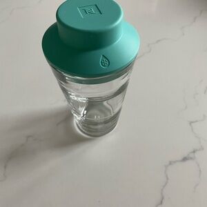 Nespresso glass Shaker with Aqua (silicone) Lid
